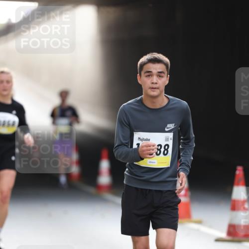 05.10.2025 - 20. swb-Marathon Bremen Michael Strokosch http://msf.ph/oto/9211065 05.10.2025 10:41:38 Laufen 88 meine-sportfotos.de