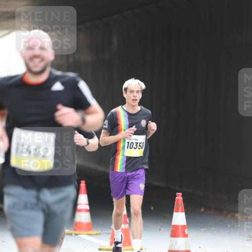 05.10.2025 - 20. swb-Marathon Bremen Michael Strokosch http://msf.ph/oto/9211076 05.10.2025 10:41:42 Laufen 11462, 10350 meine-sportfotos.de