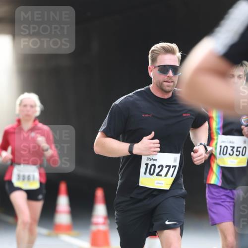05.10.2025 - 20. swb-Marathon Bremen Michael Strokosch http://msf.ph/oto/9211079 05.10.2025 10:41:44 Laufen 10277, 10350 meine-sportfotos.de