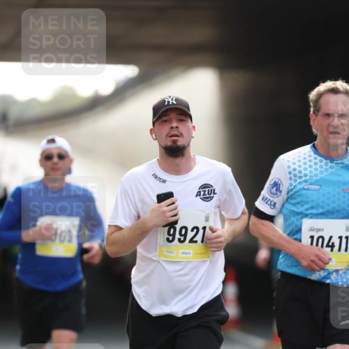 05.10.2025 - 20. swb-Marathon Bremen Michael Strokosch http://msf.ph/oto/9211087 05.10.2025 10:41:47 Laufen 9921, 02097, 10411 meine-sportfotos.de