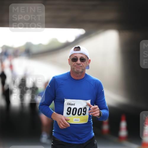 05.10.2025 - 20. swb-Marathon Bremen Michael Strokosch http://msf.ph/oto/9211092 05.10.2025 10:41:49 Laufen 9009 meine-sportfotos.de
