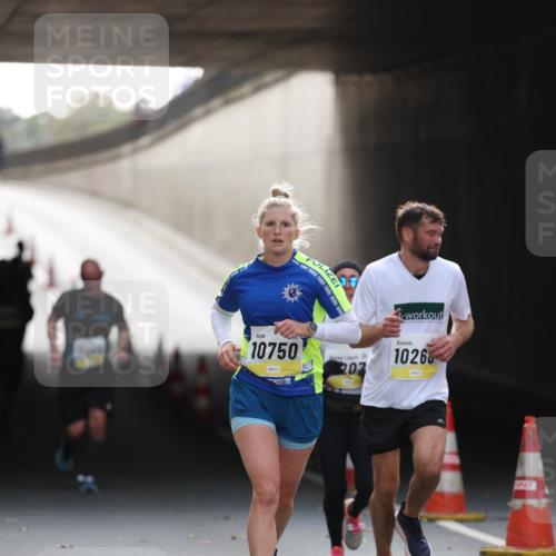 05.10.2025 - 20. swb-Marathon Bremen Michael Strokosch http://msf.ph/oto/9211096 05.10.2025 10:41:54 Laufen 10750, 110, 207, 10266 meine-sportfotos.de