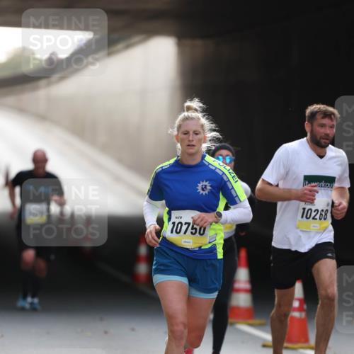 05.10.2025 - 20. swb-Marathon Bremen Michael Strokosch http://msf.ph/oto/9211100 05.10.2025 10:41:54 Laufen 10750, 10268 meine-sportfotos.de