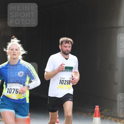 05.10.2025 - 20. swb-Marathon Bremen Michael Strokosch http://msf.ph/oto/9211101 05.10.2025 10:41:55 Laufen 1075, 10268 meine-sportfotos.de