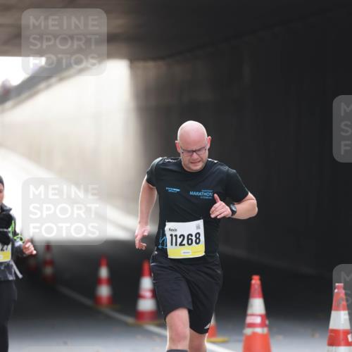 05.10.2025 - 20. swb-Marathon Bremen Michael Strokosch http://msf.ph/oto/9211107 05.10.2025 10:41:59 Laufen 11268 meine-sportfotos.de