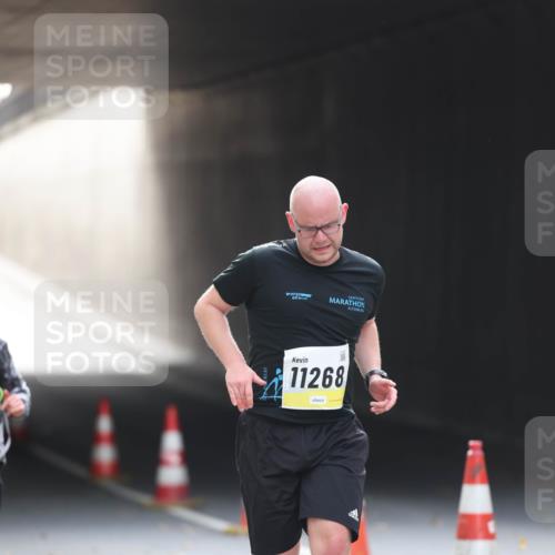05.10.2025 - 20. swb-Marathon Bremen Michael Strokosch http://msf.ph/oto/9211109 05.10.2025 10:41:59 Laufen 11268 meine-sportfotos.de