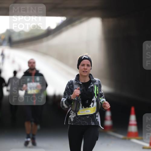 05.10.2025 - 20. swb-Marathon Bremen Michael Strokosch http://msf.ph/oto/9211112 05.10.2025 10:42:01 Laufen 02434 meine-sportfotos.de