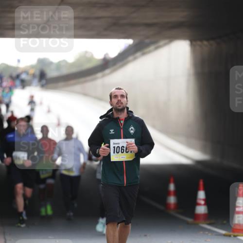 05.10.2025 - 20. swb-Marathon Bremen Michael Strokosch http://msf.ph/oto/9211117 05.10.2025 10:42:03 Laufen 1066 meine-sportfotos.de