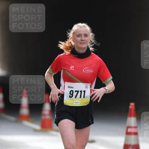 05.10.2025 - 20. swb-Marathon Bremen Michael Strokosch http://msf.ph/oto/9211142 05.10.2025 10:42:17 Laufen 9711, 9711 meine-sportfotos.de