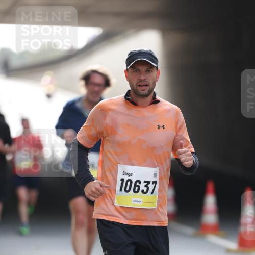 05.10.2025 - 20. swb-Marathon Bremen Michael Strokosch http://msf.ph/oto/9211146 05.10.2025 10:42:19 Laufen 10637 meine-sportfotos.de