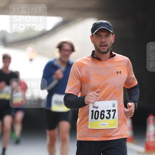 05.10.2025 - 20. swb-Marathon Bremen Michael Strokosch http://msf.ph/oto/9211147 05.10.2025 10:42:19 Laufen 10637, 2901 meine-sportfotos.de