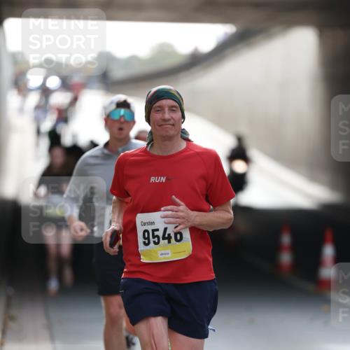 05.10.2025 - 20. swb-Marathon Bremen Michael Strokosch http://msf.ph/oto/9211163 05.10.2025 10:42:24 Laufen 9546 meine-sportfotos.de