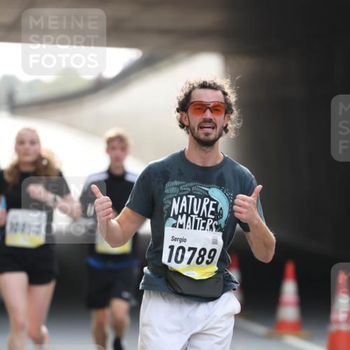 05.10.2025 - 20. swb-Marathon Bremen Michael Strokosch http://msf.ph/oto/9211172 05.10.2025 10:42:29 Laufen 10789 meine-sportfotos.de