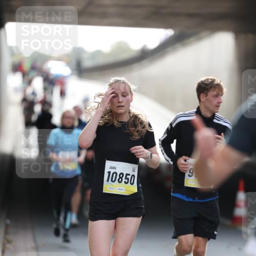 05.10.2025 - 20. swb-Marathon Bremen Michael Strokosch http://msf.ph/oto/9211174 05.10.2025 10:42:30 Laufen 10850, 02550, 9 meine-sportfotos.de