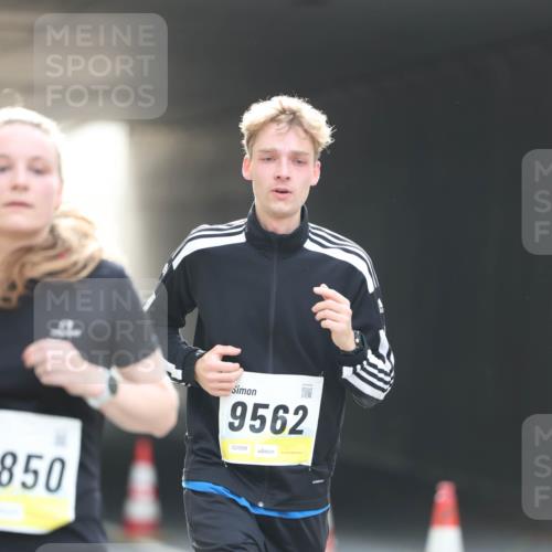 05.10.2025 - 20. swb-Marathon Bremen Michael Strokosch http://msf.ph/oto/9211180 05.10.2025 10:42:31 Laufen 850, 9562, 02098 meine-sportfotos.de