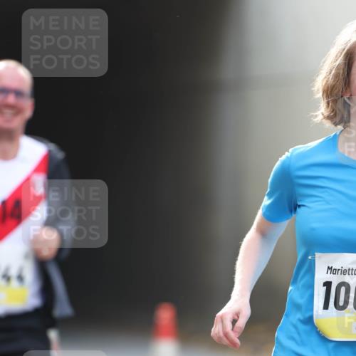 05.10.2025 - 20. swb-Marathon Bremen Michael Strokosch http://msf.ph/oto/9211202 05.10.2025 10:42:42 Laufen 44, 10 meine-sportfotos.de
