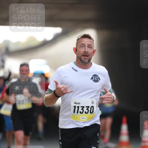 05.10.2025 - 20. swb-Marathon Bremen Michael Strokosch http://msf.ph/oto/9211216 05.10.2025 10:42:50 Laufen 11330 meine-sportfotos.de