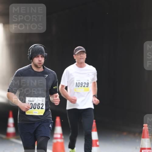 05.10.2025 - 20. swb-Marathon Bremen Michael Strokosch http://msf.ph/oto/9211243 05.10.2025 10:43:00 Laufen 0062, 10929 meine-sportfotos.de