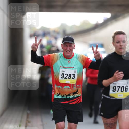 05.10.2025 - 20. swb-Marathon Bremen Michael Strokosch http://msf.ph/oto/9211258 05.10.2025 10:43:08 Laufen 20, 9293, 9706 meine-sportfotos.de