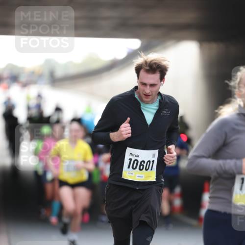 05.10.2025 - 20. swb-Marathon Bremen Michael Strokosch http://msf.ph/oto/9211271 05.10.2025 10:43:15 Laufen 10601, 02144, 1 meine-sportfotos.de