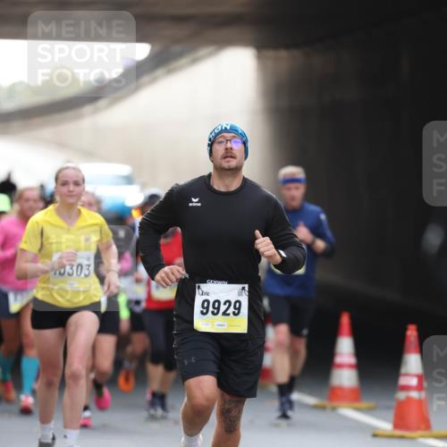 05.10.2025 - 20. swb-Marathon Bremen Michael Strokosch http://msf.ph/oto/9211276 05.10.2025 10:43:17 Laufen 0303, 9929, 01822 meine-sportfotos.de