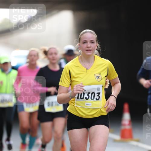 05.10.2025 - 20. swb-Marathon Bremen Michael Strokosch http://msf.ph/oto/9211283 05.10.2025 10:43:20 Laufen 10303, 1 meine-sportfotos.de