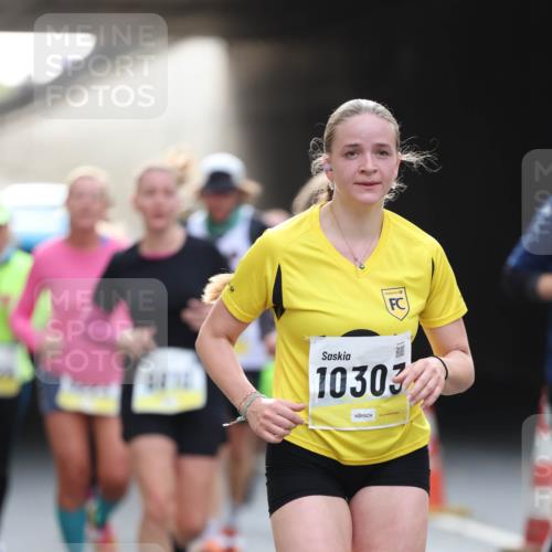 05.10.2025 - 20. swb-Marathon Bremen Michael Strokosch http://msf.ph/oto/9211284 05.10.2025 10:43:20 Laufen 10303 meine-sportfotos.de