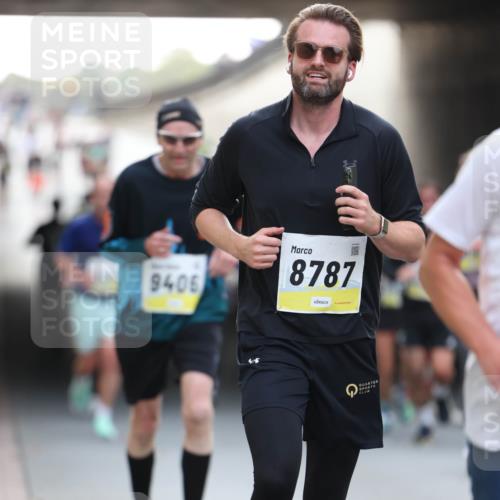 05.10.2025 - 20. swb-Marathon Bremen Michael Strokosch http://msf.ph/oto/9211308 05.10.2025 10:43:31 Laufen 9406, 8787 meine-sportfotos.de