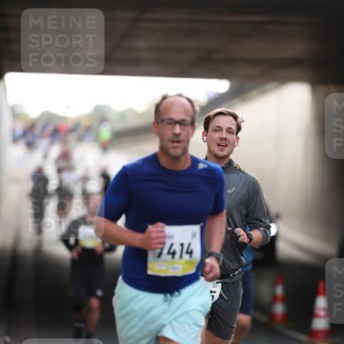 05.10.2025 - 20. swb-Marathon Bremen Michael Strokosch http://msf.ph/oto/9211318 05.10.2025 10:43:36 Laufen 7414, 5 meine-sportfotos.de