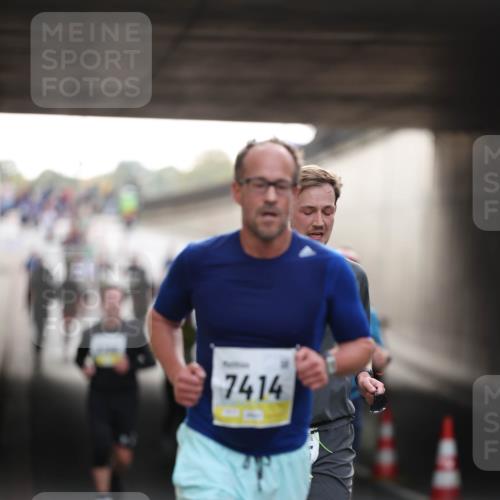 05.10.2025 - 20. swb-Marathon Bremen Michael Strokosch http://msf.ph/oto/9211319 05.10.2025 10:43:36 Laufen 7414 meine-sportfotos.de