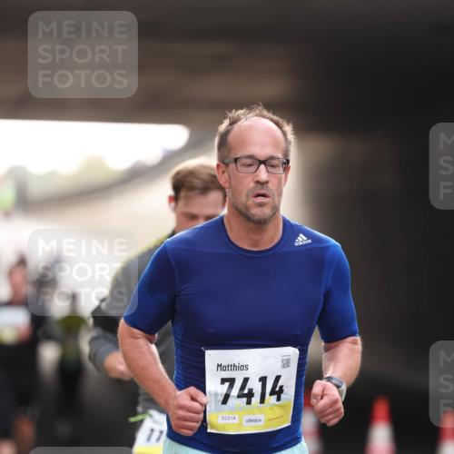 05.10.2025 - 20. swb-Marathon Bremen Michael Strokosch http://msf.ph/oto/9211320 05.10.2025 10:43:37 Laufen 17, 7414, 02314 meine-sportfotos.de