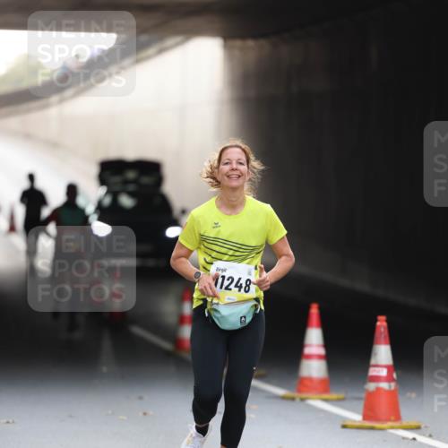 05.10.2025 - 20. swb-Marathon Bremen Michael Strokosch http://msf.ph/oto/9211336 05.10.2025 10:43:44 Laufen 1248 meine-sportfotos.de