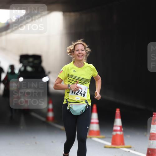 05.10.2025 - 20. swb-Marathon Bremen Michael Strokosch http://msf.ph/oto/9211338 05.10.2025 10:43:45 Laufen 248 meine-sportfotos.de