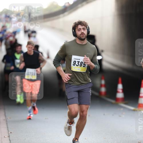 05.10.2025 - 20. swb-Marathon Bremen Michael Strokosch http://msf.ph/oto/9211349 05.10.2025 10:43:52 Laufen 9385, 02581 meine-sportfotos.de