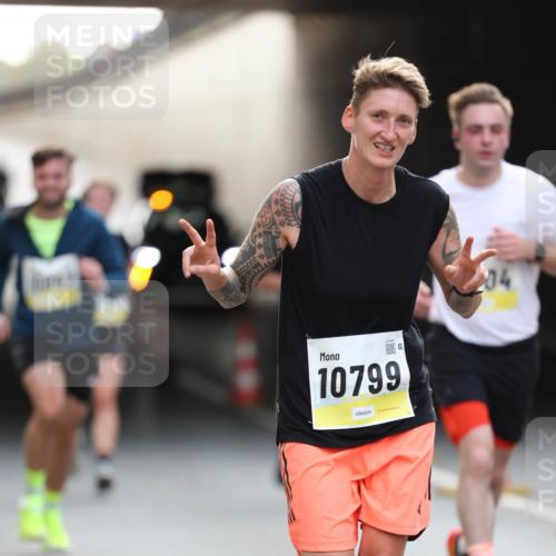 05.10.2025 - 20. swb-Marathon Bremen Michael Strokosch http://msf.ph/oto/9211359 05.10.2025 10:43:56 Laufen 10799, 04 meine-sportfotos.de