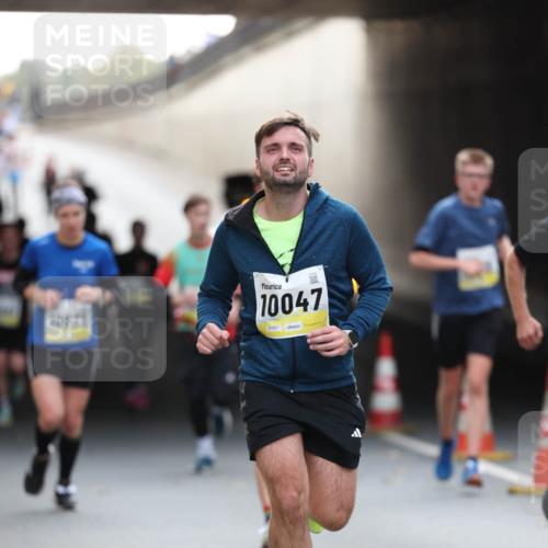 05.10.2025 - 20. swb-Marathon Bremen Michael Strokosch http://msf.ph/oto/9211364 05.10.2025 10:43:58 Laufen 10047, 01801 meine-sportfotos.de
