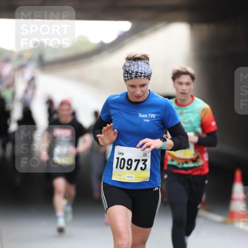 05.10.2025 - 20. swb-Marathon Bremen Michael Strokosch http://msf.ph/oto/9211373 05.10.2025 10:44:01 Laufen 10973, 02301 meine-sportfotos.de