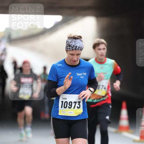 05.10.2025 - 20. swb-Marathon Bremen Michael Strokosch http://msf.ph/oto/9211374 05.10.2025 10:44:02 Laufen 10973, 02301, 674 meine-sportfotos.de