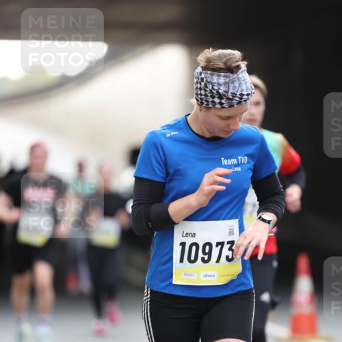05.10.2025 - 20. swb-Marathon Bremen Michael Strokosch http://msf.ph/oto/9211376 05.10.2025 10:44:02 Laufen 10973, 02301 meine-sportfotos.de