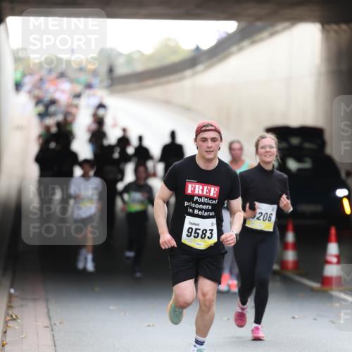 05.10.2025 - 20. swb-Marathon Bremen Michael Strokosch http://msf.ph/oto/9211377 05.10.2025 10:44:03 Laufen 9583, 206 meine-sportfotos.de