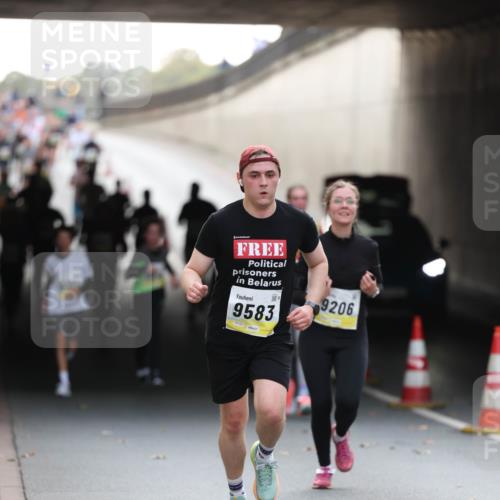 05.10.2025 - 20. swb-Marathon Bremen Michael Strokosch http://msf.ph/oto/9211379 05.10.2025 10:44:04 Laufen 9583, 9206 meine-sportfotos.de