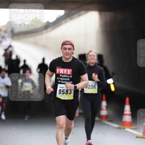 05.10.2025 - 20. swb-Marathon Bremen Michael Strokosch http://msf.ph/oto/9211381 05.10.2025 10:44:04 Laufen 9583, 02153, 206 meine-sportfotos.de