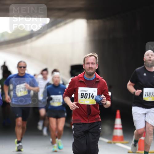 05.10.2025 - 20. swb-Marathon Bremen Michael Strokosch http://msf.ph/oto/9211395 05.10.2025 10:44:14 Laufen 9014, 11673 meine-sportfotos.de