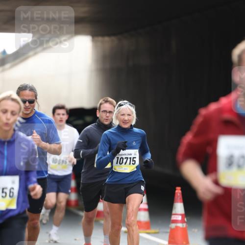 05.10.2025 - 20. swb-Marathon Bremen Michael Strokosch http://msf.ph/oto/9211400 05.10.2025 10:44:17 Laufen 56, 10685, 10715, 90 meine-sportfotos.de