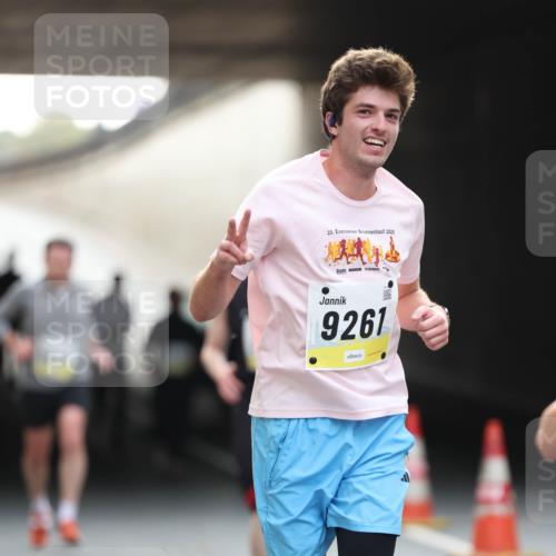 05.10.2025 - 20. swb-Marathon Bremen Michael Strokosch http://msf.ph/oto/9211421 05.10.2025 10:44:25 Laufen 23, 2025, 9261 meine-sportfotos.de