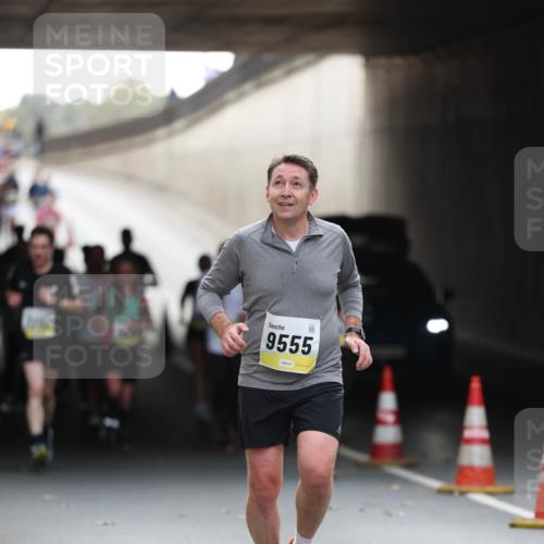 05.10.2025 - 20. swb-Marathon Bremen Michael Strokosch http://msf.ph/oto/9211428 05.10.2025 10:44:28 Laufen 9555 meine-sportfotos.de
