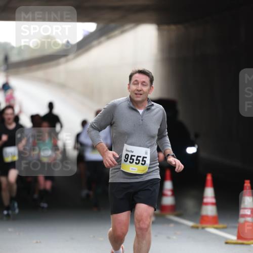 05.10.2025 - 20. swb-Marathon Bremen Michael Strokosch http://msf.ph/oto/9211429 05.10.2025 10:44:28 Laufen 9555 meine-sportfotos.de