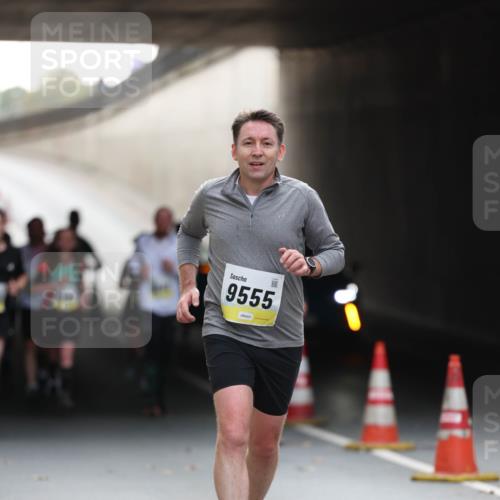 05.10.2025 - 20. swb-Marathon Bremen Michael Strokosch http://msf.ph/oto/9211430 05.10.2025 10:44:28 Laufen 9555 meine-sportfotos.de