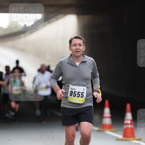 05.10.2025 - 20. swb-Marathon Bremen Michael Strokosch http://msf.ph/oto/9211431 05.10.2025 10:44:28 Laufen 9555 meine-sportfotos.de