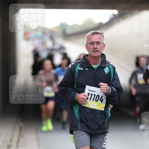 05.10.2025 - 20. swb-Marathon Bremen Michael Strokosch http://msf.ph/oto/9211444 05.10.2025 10:44:38 Laufen 2341, 1104 meine-sportfotos.de